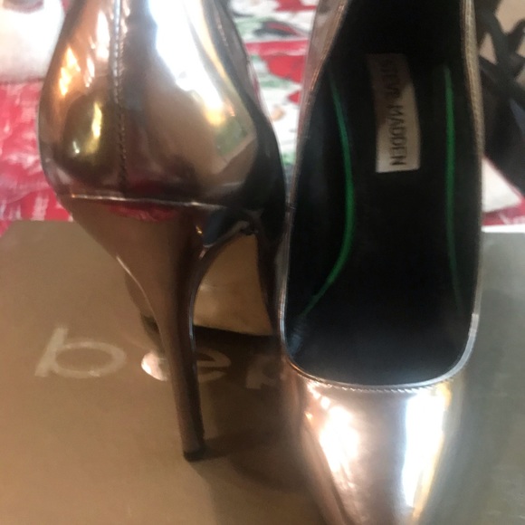 Steve Madden Darrt Pewter Heels - Picture 3 of 7